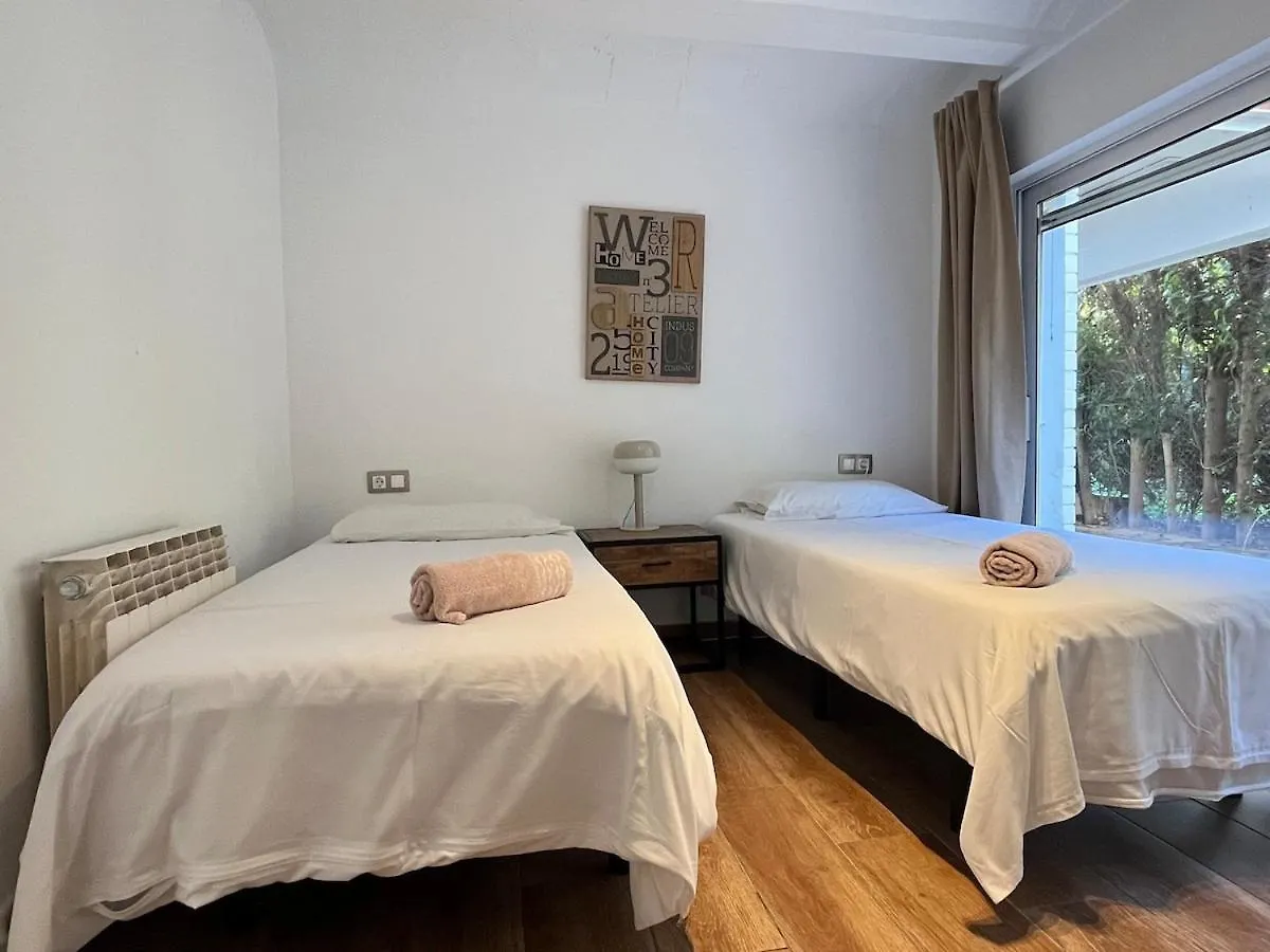 Amplio Apartamento En Castelldefels